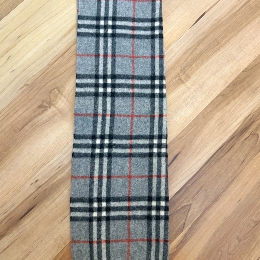 Burberry cashmere scarf